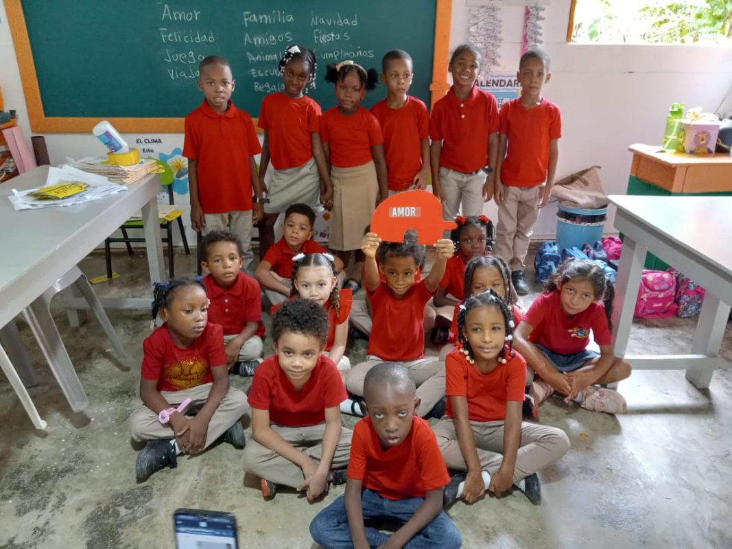 Dominican Joe Foundation Opens New Library